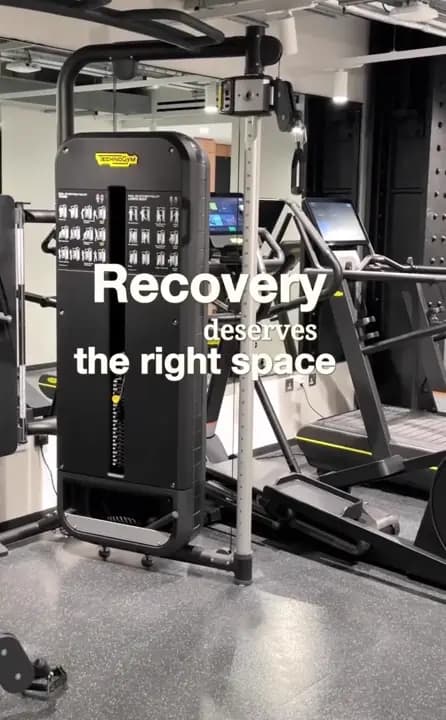 Clinician-supervised physiotherapy rehabilitation session