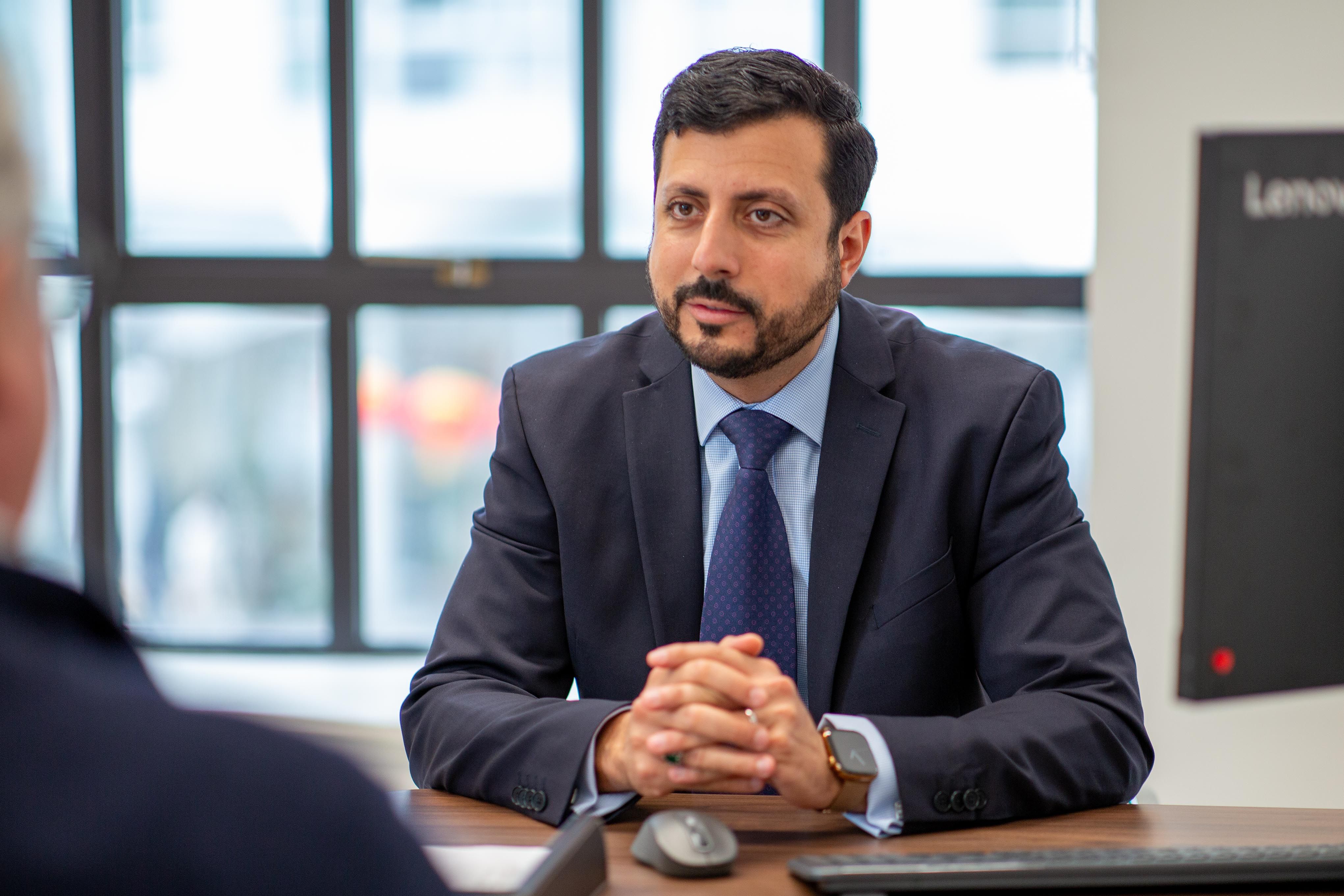 Emergency consultant with patient in Battersea clinic; urgent care consultation room at LIPS Healthcare; same-day urgent care assessment at LIPS Emergency Clinic