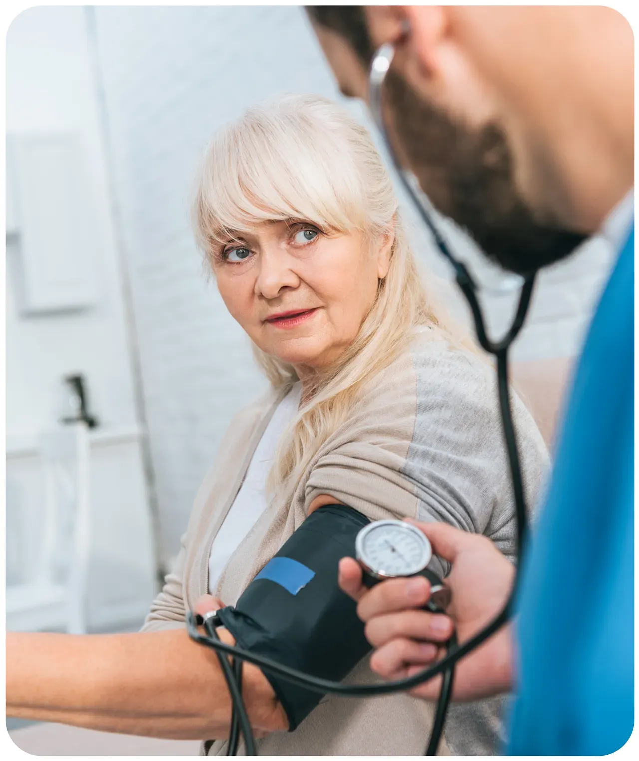 Female patient and doctor - Our services